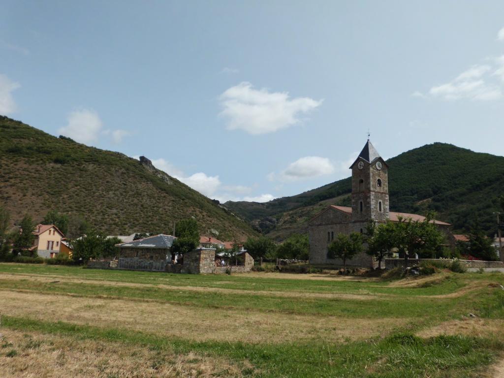 Casa Rural La Altanera Barniedo de la Reina Bagian luar foto